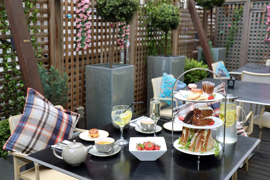 Outdoor Private Lunches and Afternoon Tea