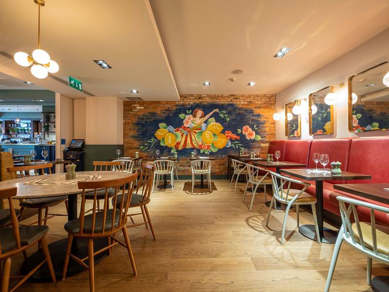 Bella Italia Paddington London Dining Area