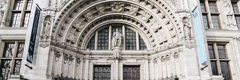 V&A